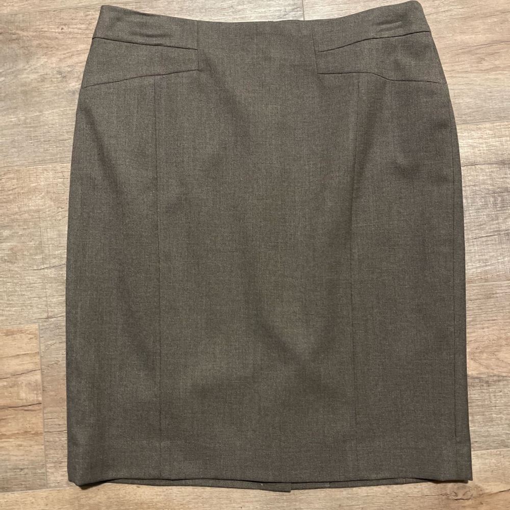 Ann Taylor skirt lined
